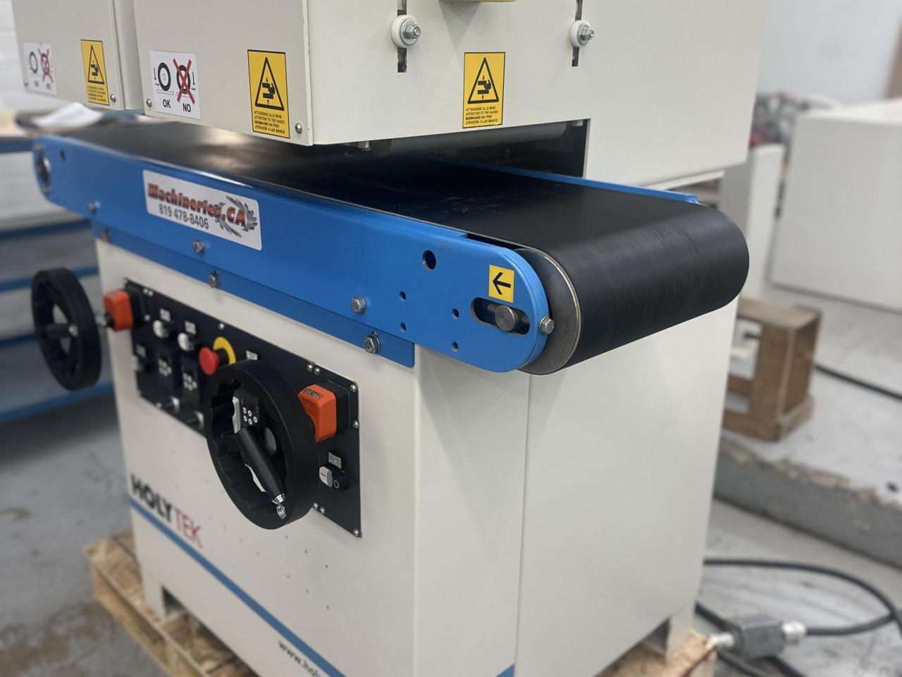 Brush sanding machine
