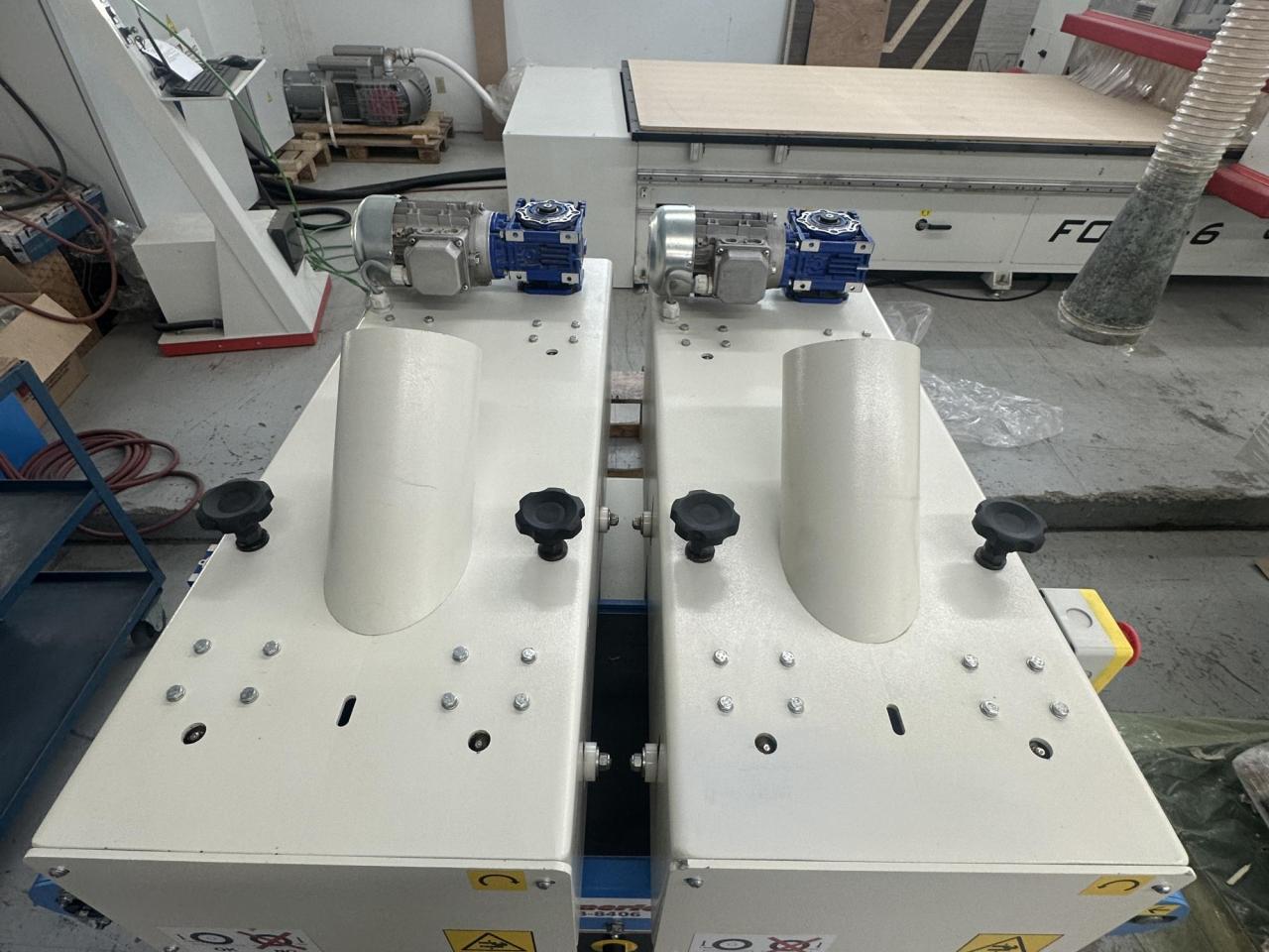 Brush sanding machine