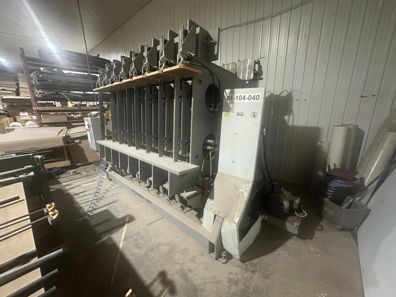 ** SOLD ** Rotary hydraulic press with 4 sections