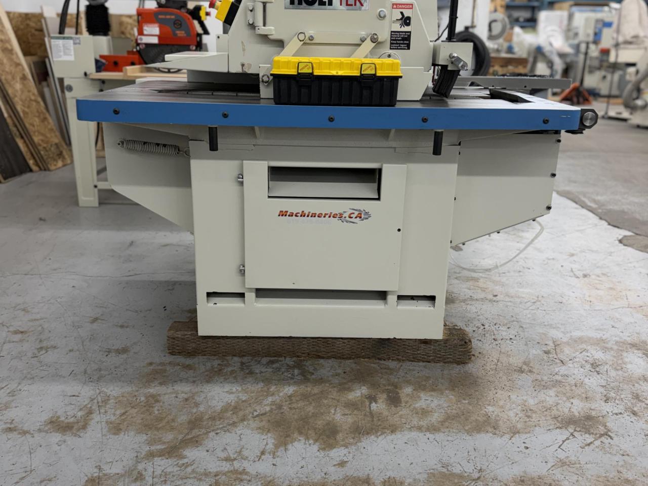 Holytek Straight line rip saw with pneumatic guide fence